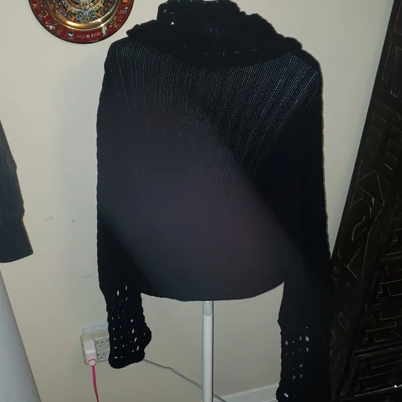 Cute sweater - Picture 3 of 3